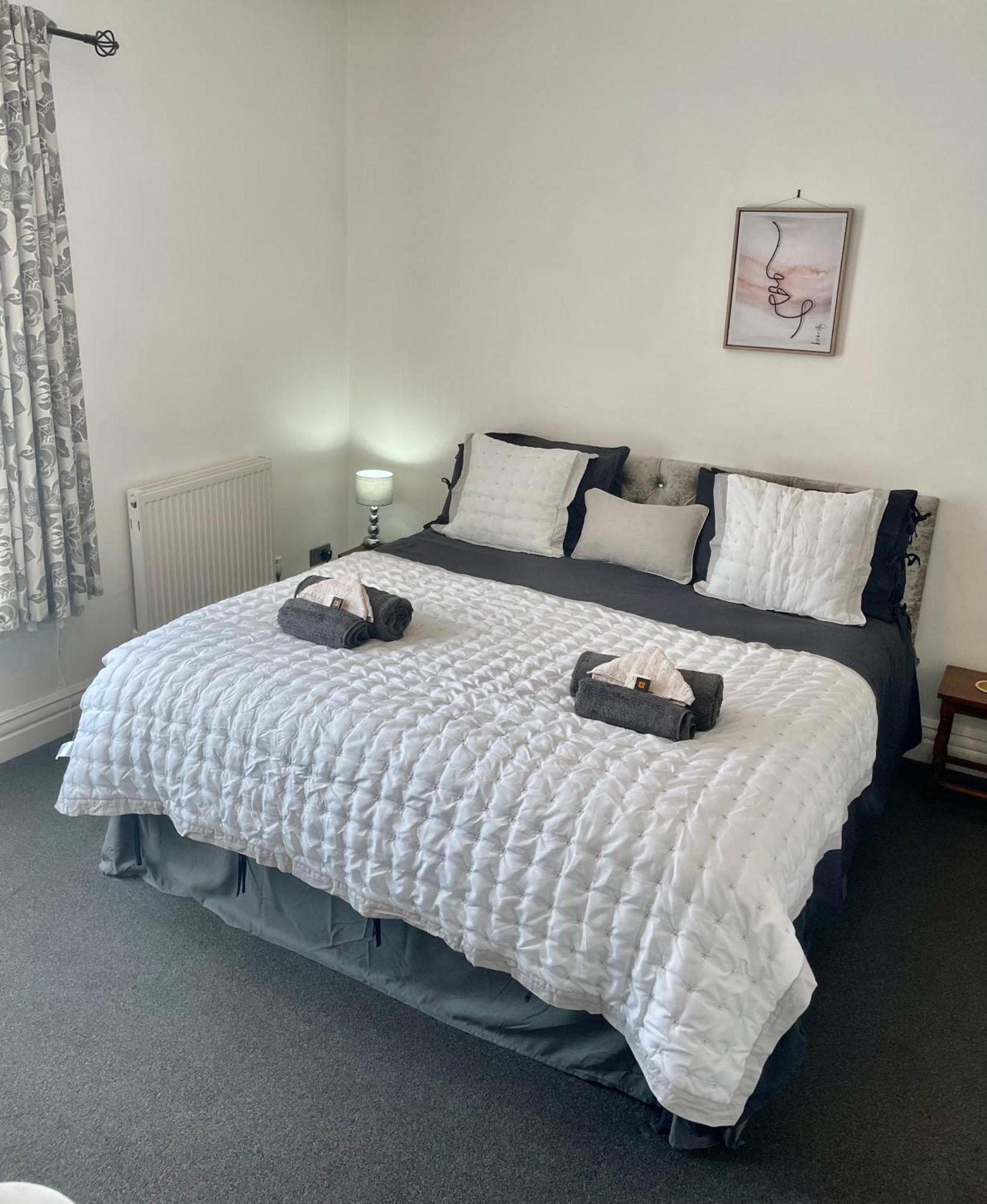 Entire Holiday Home In Blackpool With Free Parking And A Private Patio Garden 外观 照片