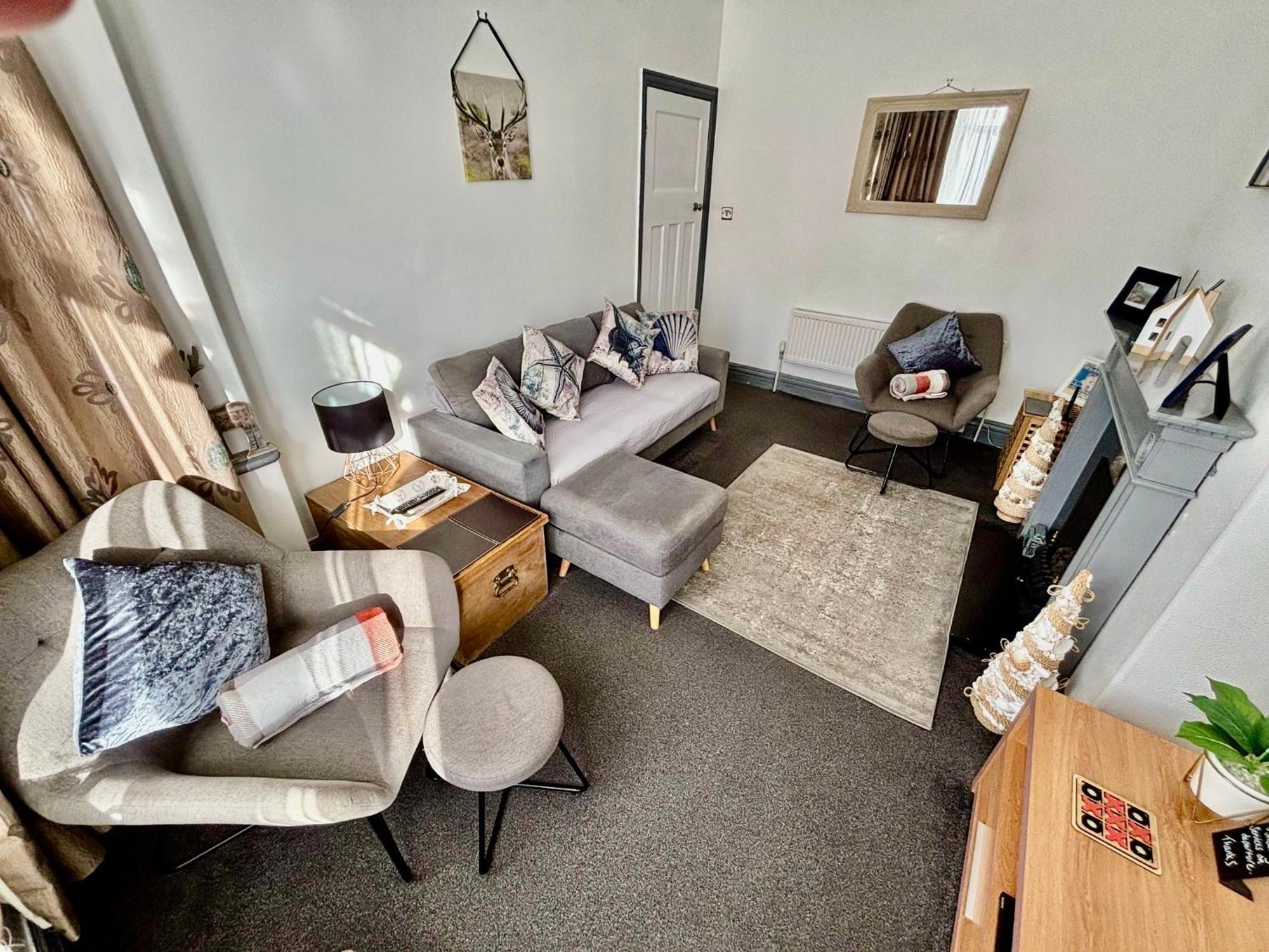Entire Holiday Home In Blackpool With Free Parking And A Private Patio Garden 外观 照片
